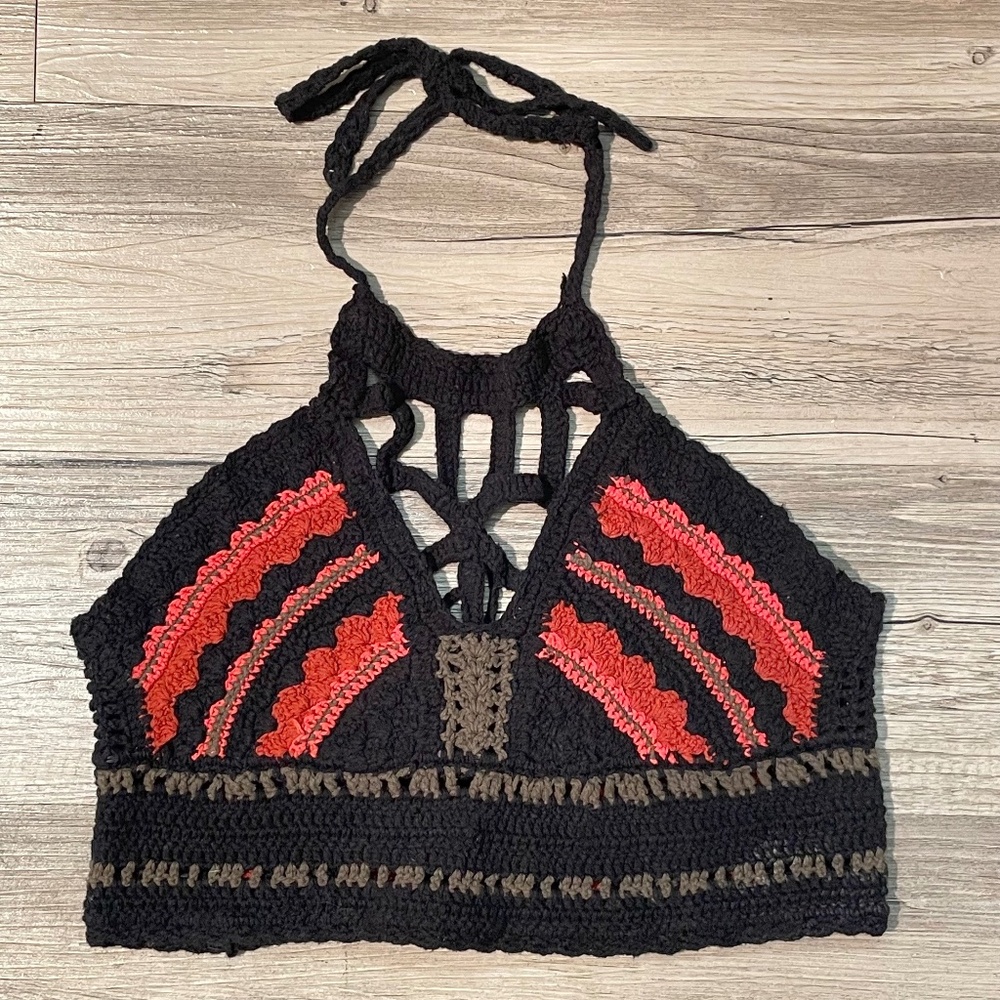Beautiful Cropped Crochet Halter Tie Tank Top Size M In Black/Red/Olive Green